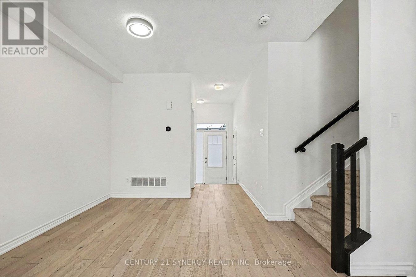 520 FLAGSTAFF DRIVE - Photo 3