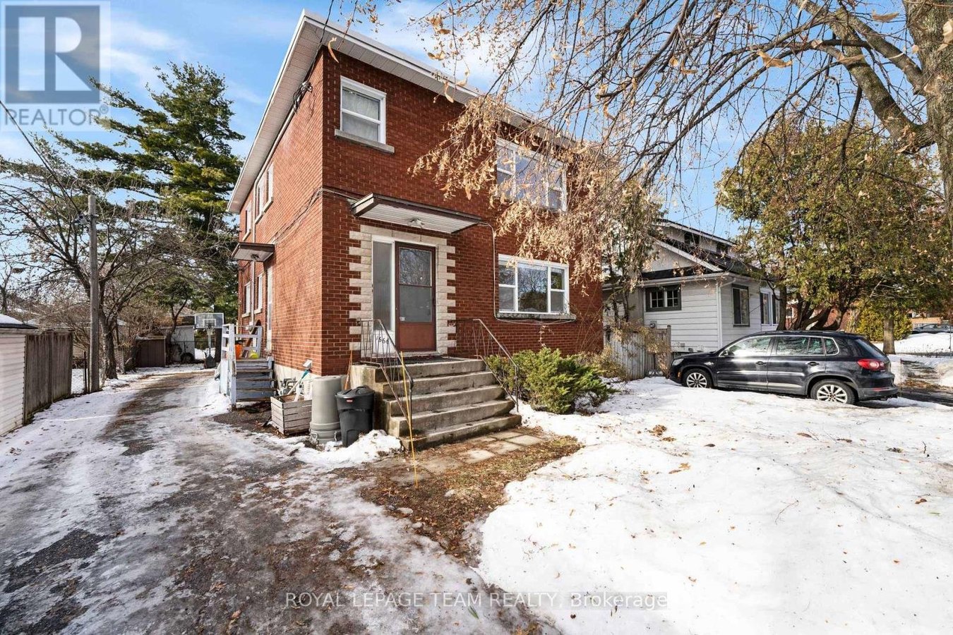 UPPER UNIT - 1666 EDGE HILL PLACE - Photo 1