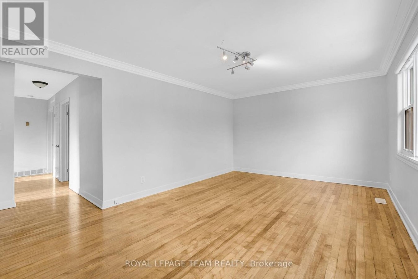 UPPER UNIT - 1666 EDGE HILL PLACE - Photo 6