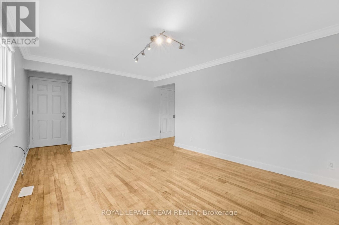 UPPER UNIT - 1666 EDGE HILL PLACE - Photo 7