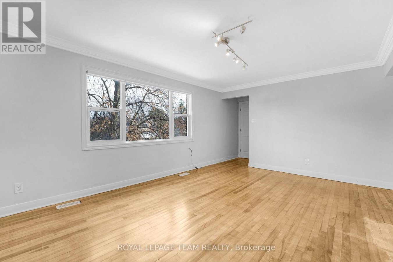 UPPER UNIT - 1666 EDGE HILL PLACE - Photo 8