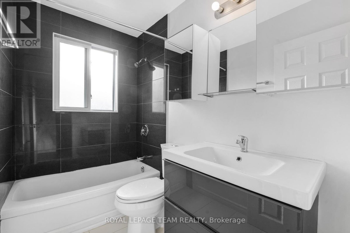 UPPER UNIT - 1666 EDGE HILL PLACE - Photo 10