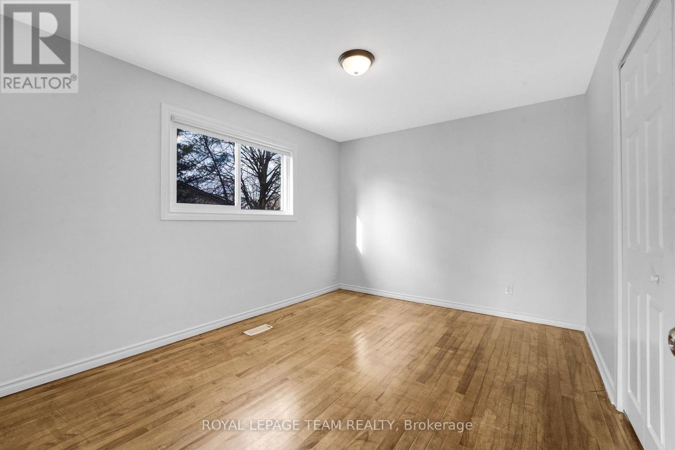 UPPER UNIT - 1666 EDGE HILL PLACE - Photo 11