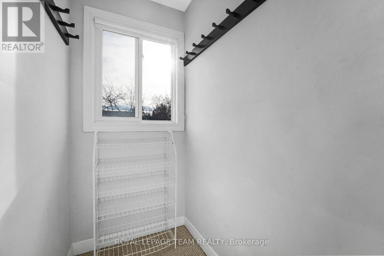 UPPER UNIT - 1666 EDGE HILL PLACE - Photo 14