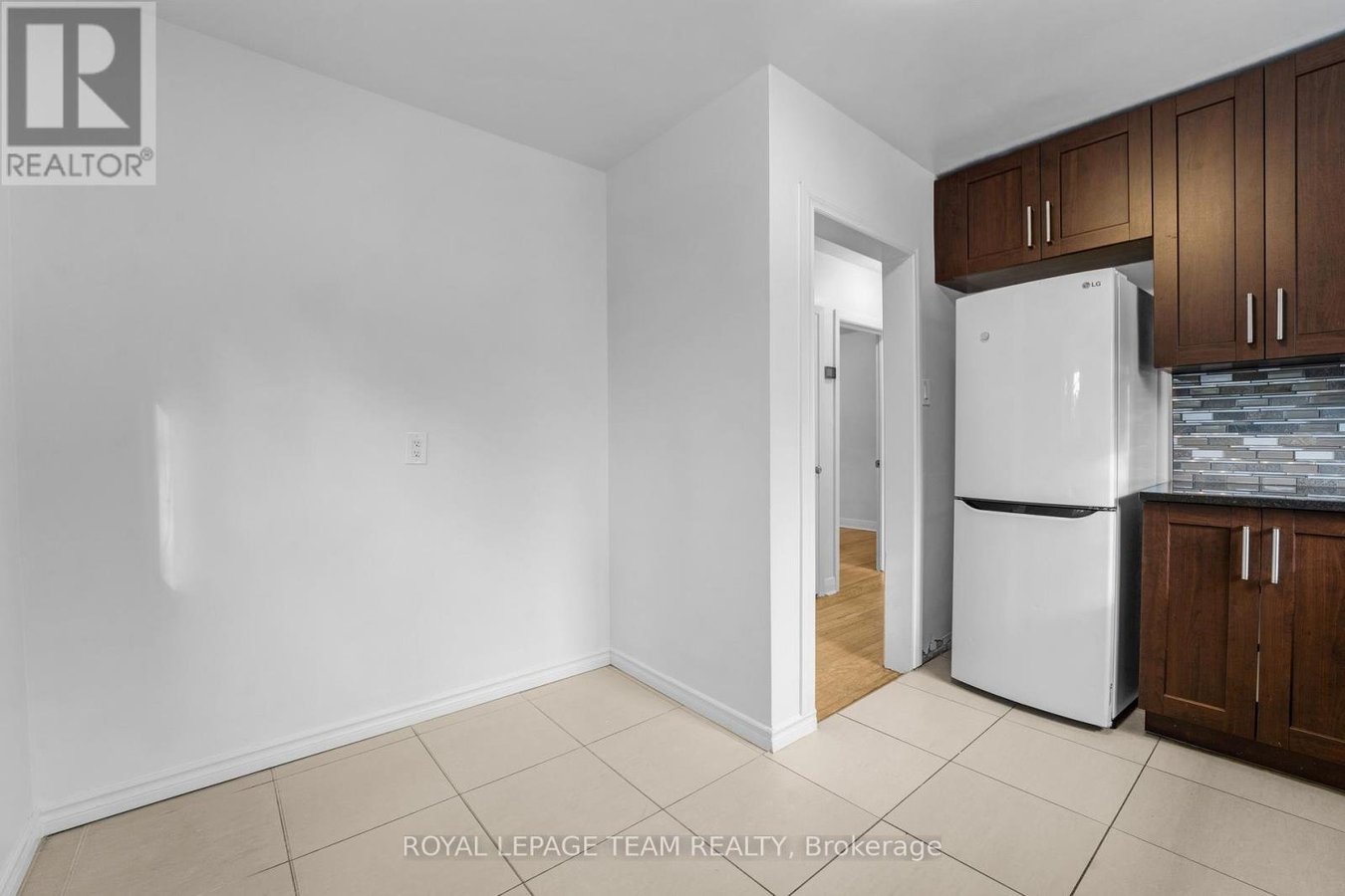 LOWER UNIT - 1666 EDGE HILL PLACE - Photo 9