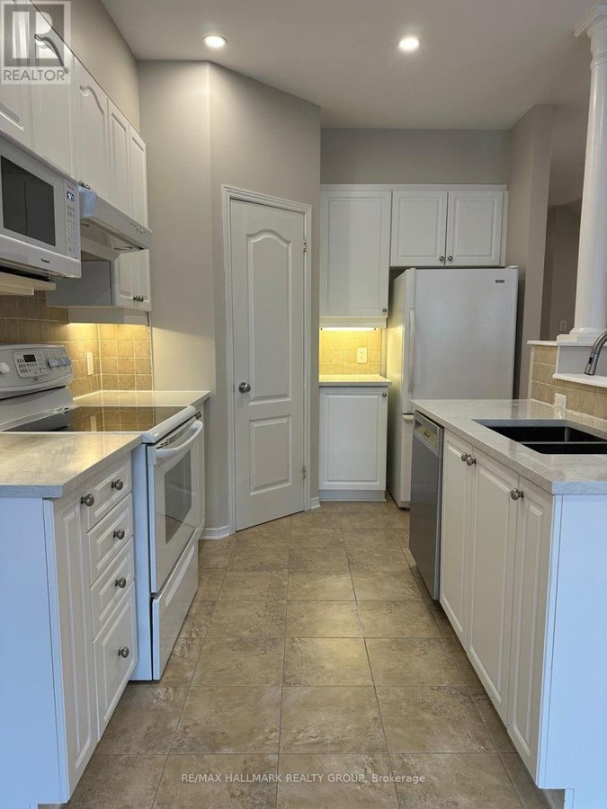 252 BADGELEY AVENUE - Photo 6