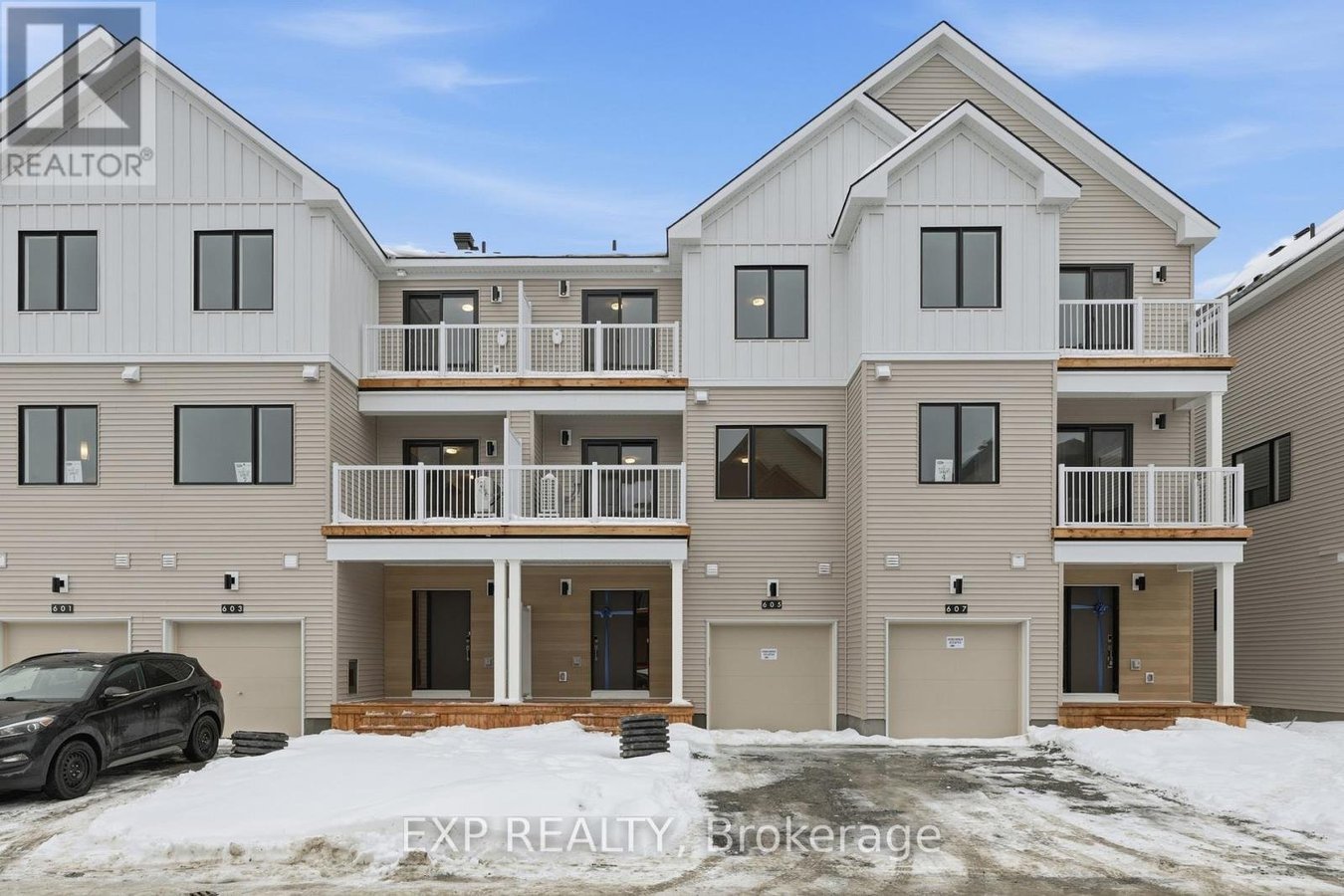 605 BEE POLLEN WAY - Photo 1