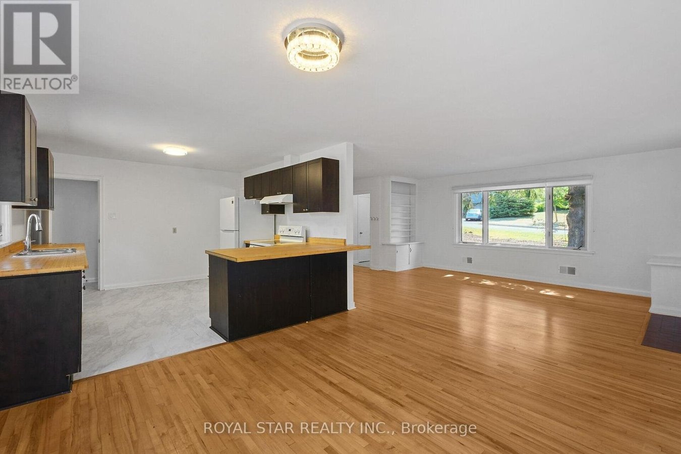 10 DELONG DRIVE - Photo 13