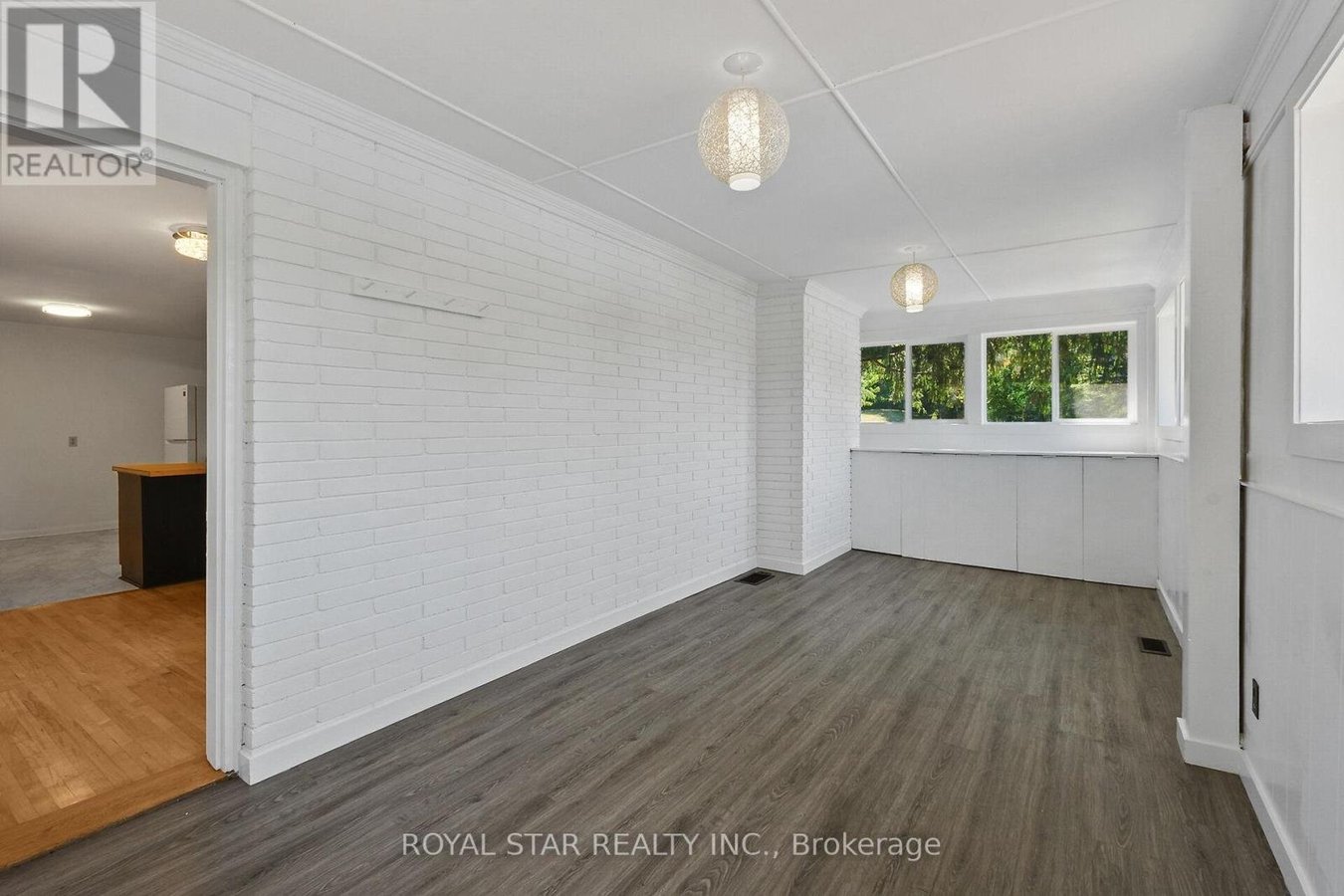 10 DELONG DRIVE - Photo 15