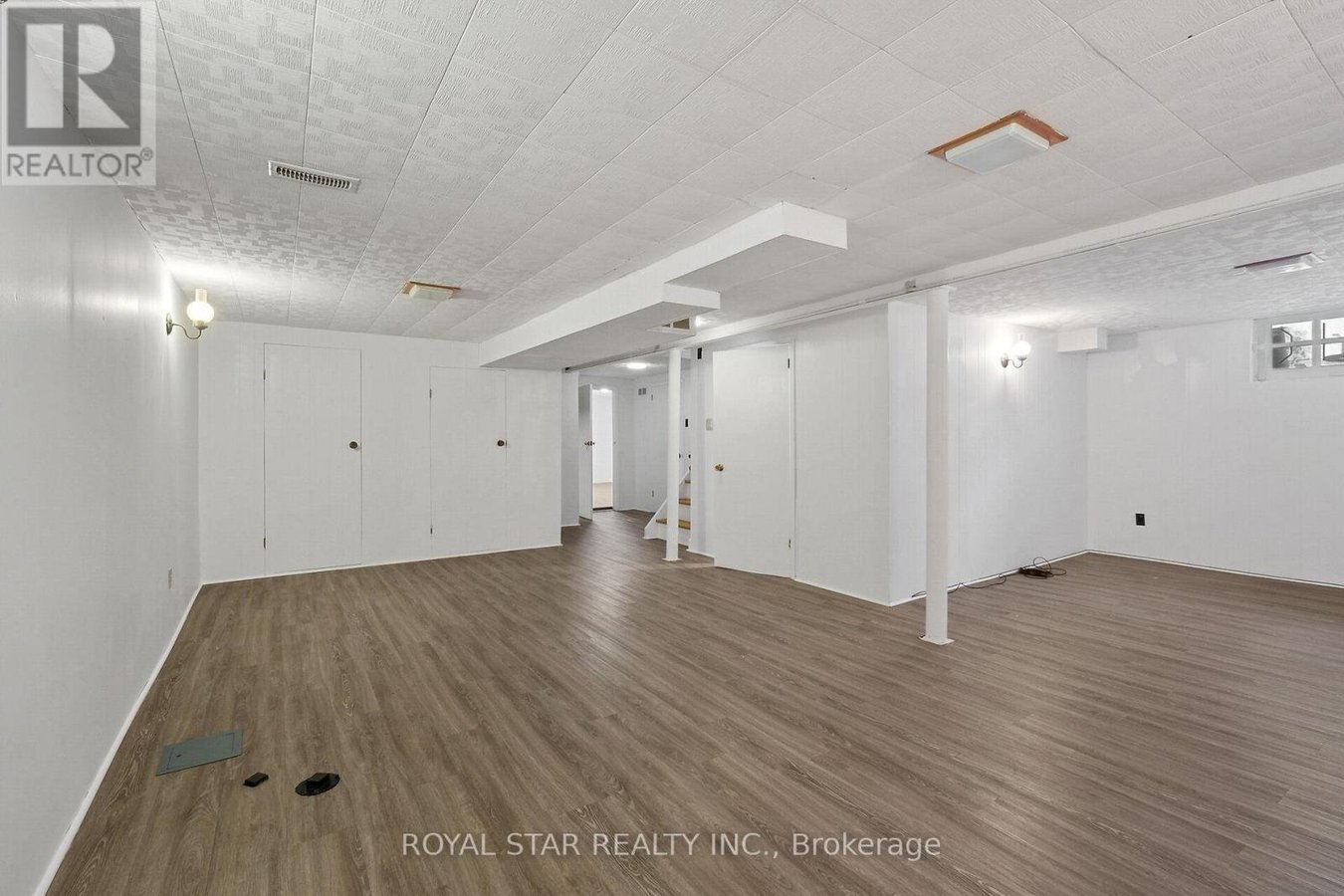 10 DELONG DRIVE - Photo 34