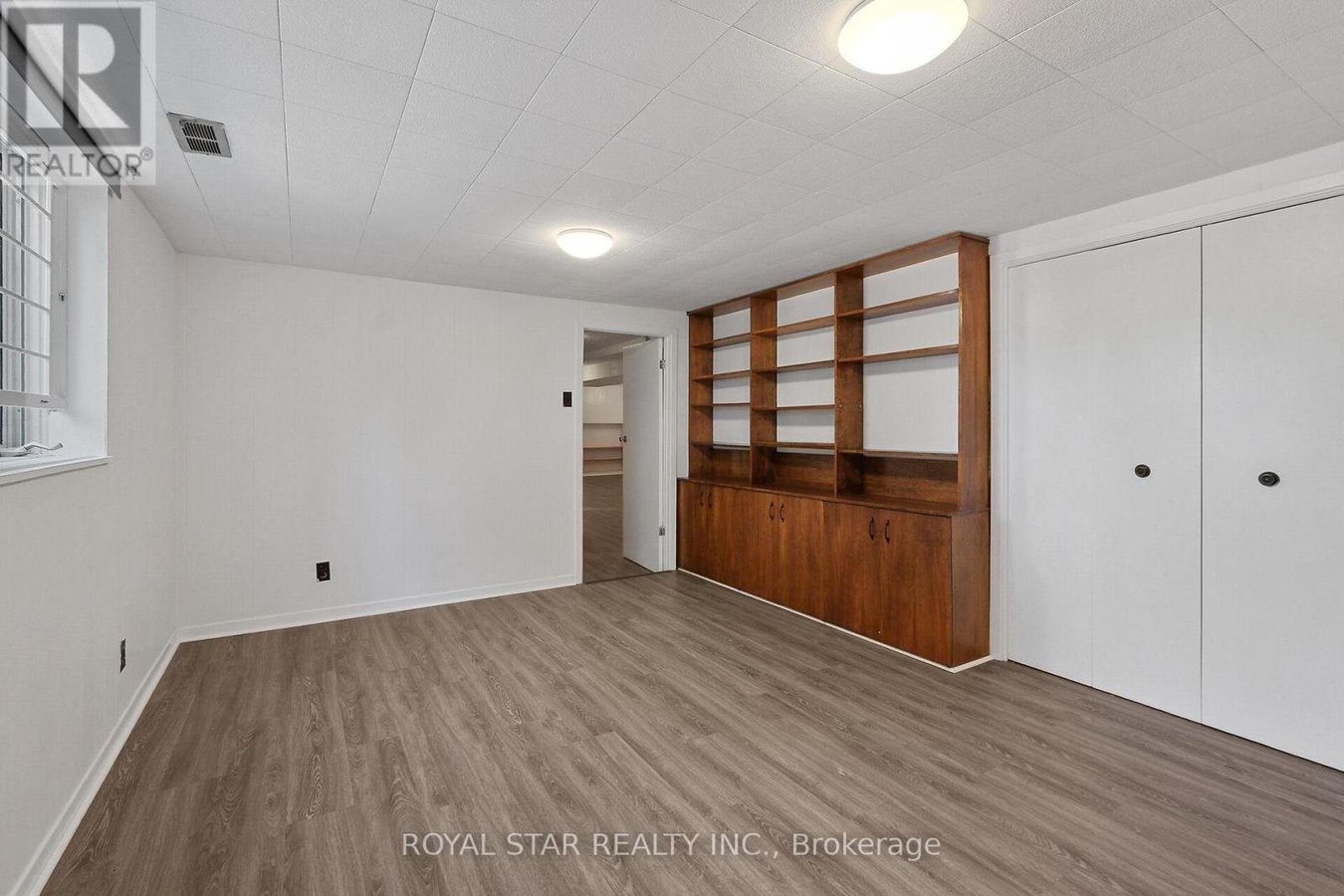 10 DELONG DRIVE - Photo 36