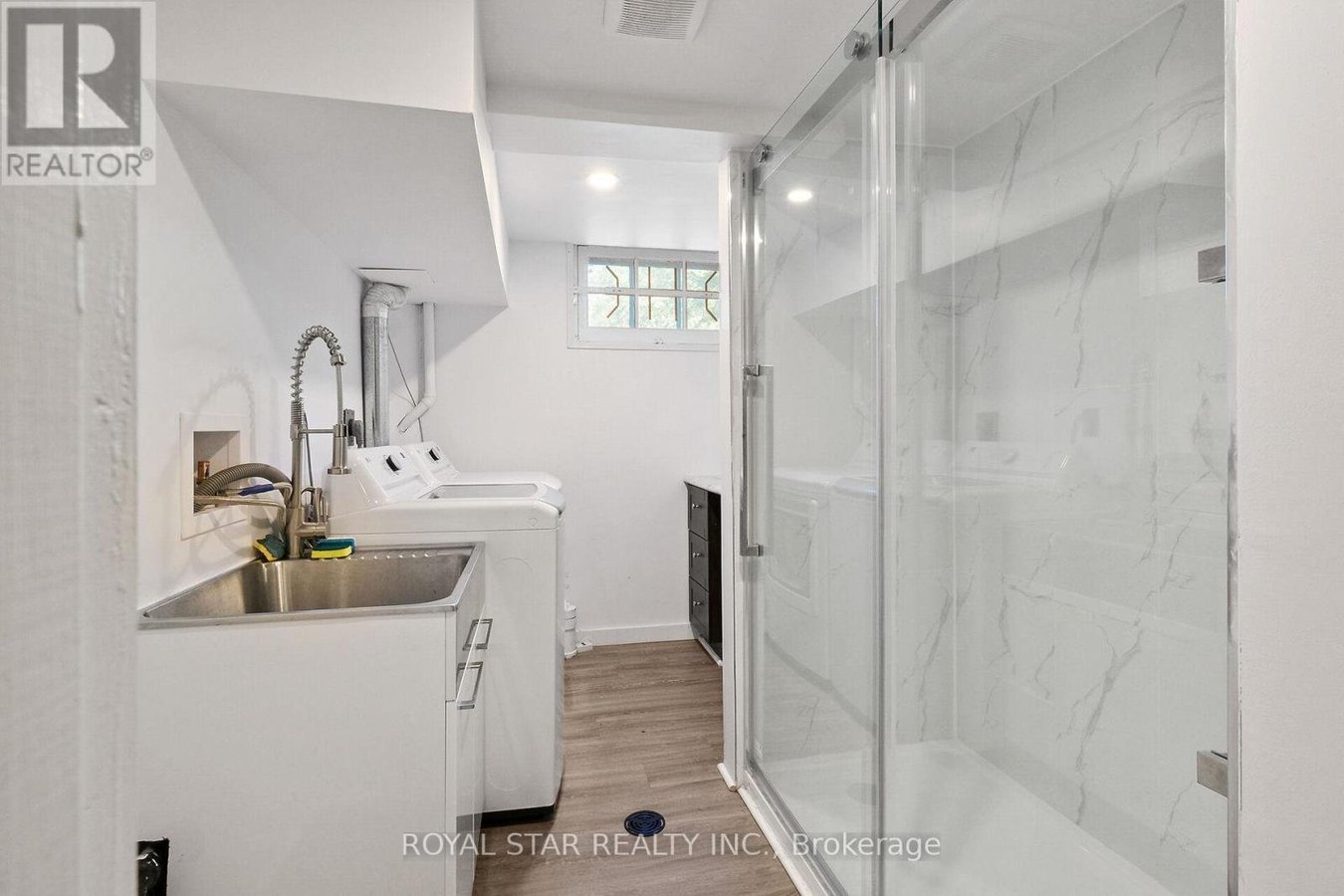 10 DELONG DRIVE - Photo 38