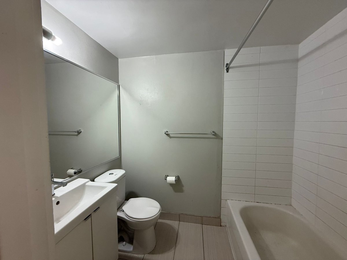 222 MacLaren Street - Photo 3