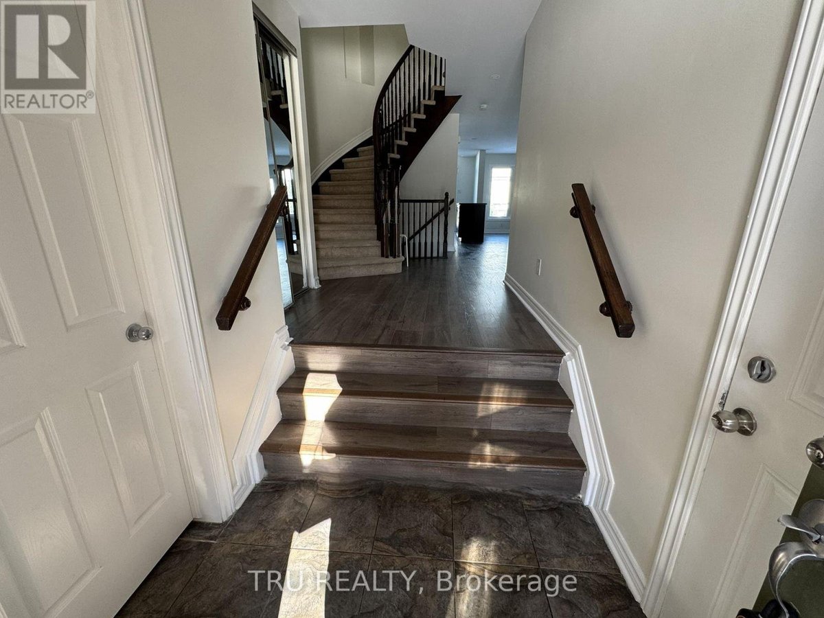 247 HUNTERBROOK STREET - Photo 2