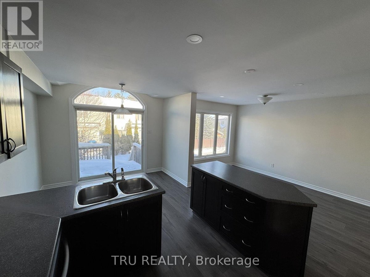 247 HUNTERBROOK STREET - Photo 4
