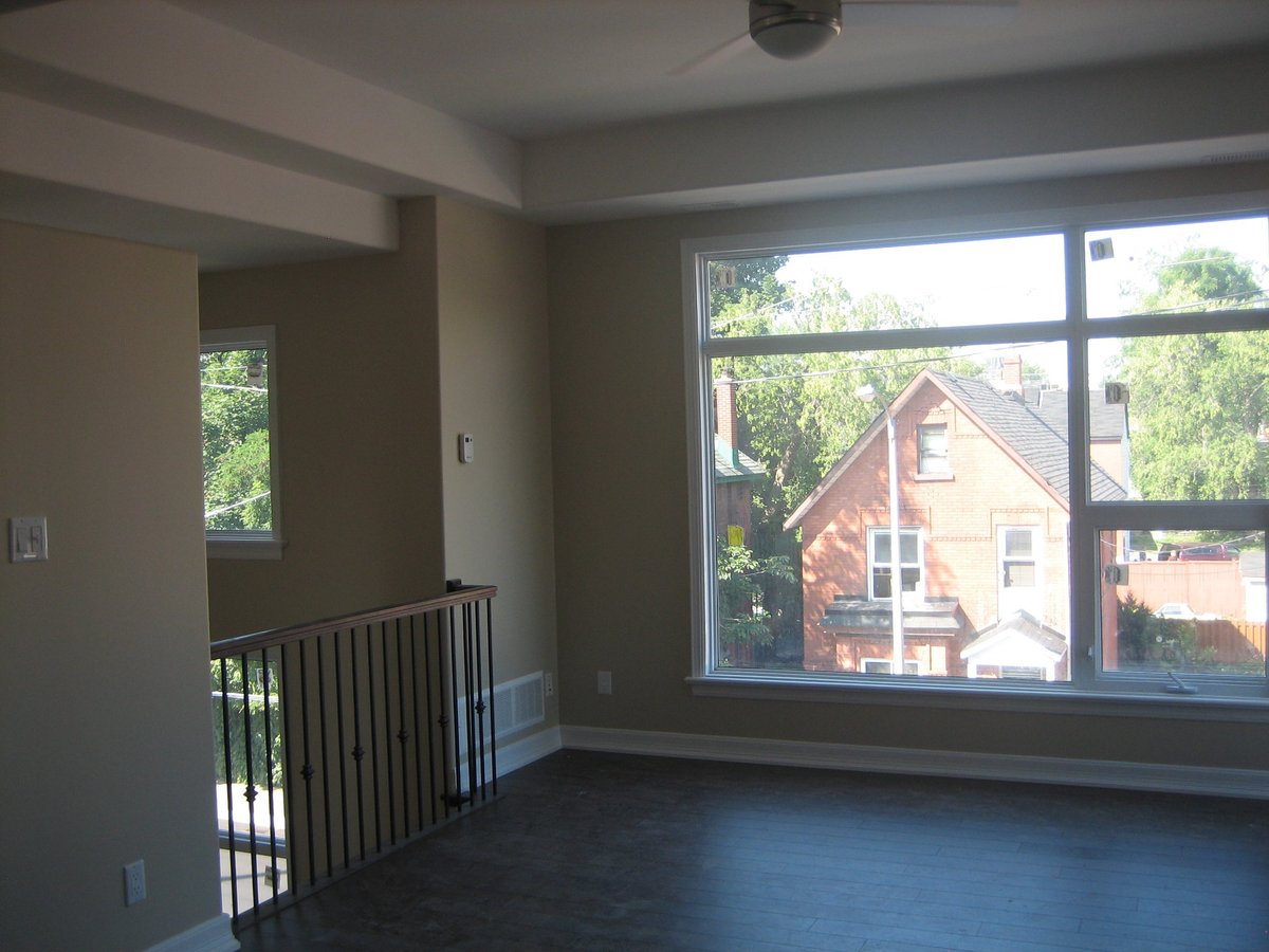 293 Lyon Street North - Photo 10
