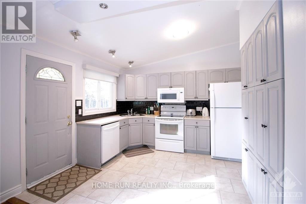 74 SEABROOKE DRIVE - Photo 6