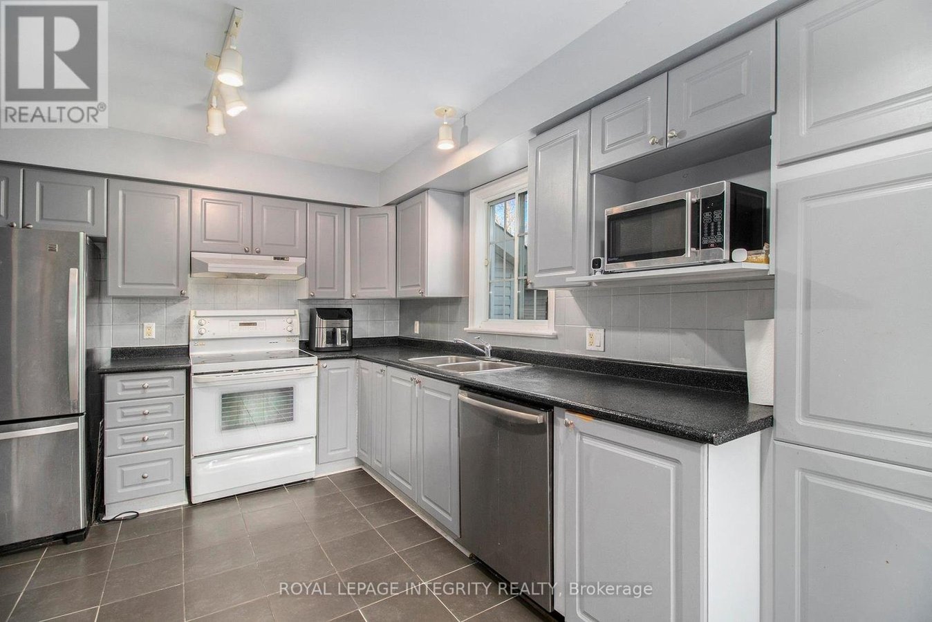 12 COTTINGHAM STREET - Photo 11