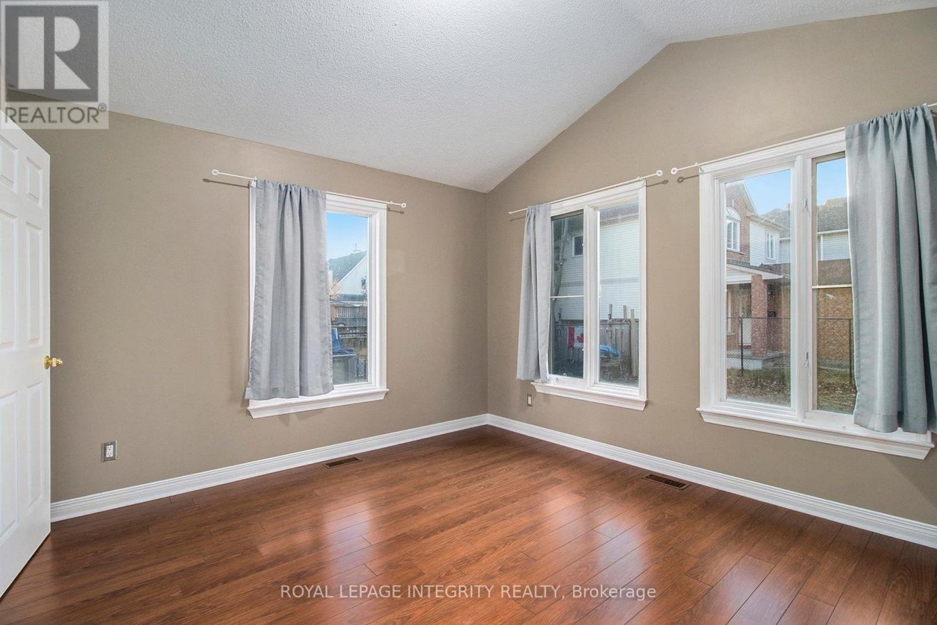 12 COTTINGHAM STREET - Photo 17