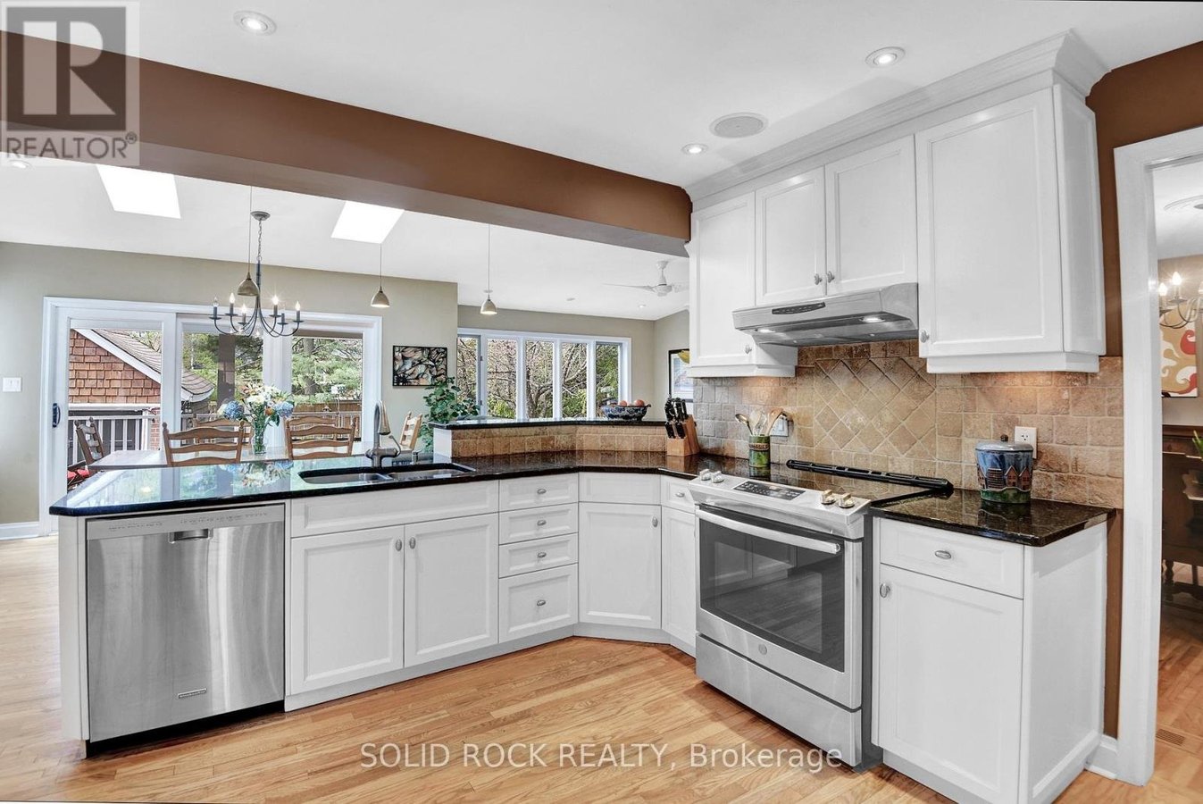 137 SOUTHERN DRIVE - Photo 8