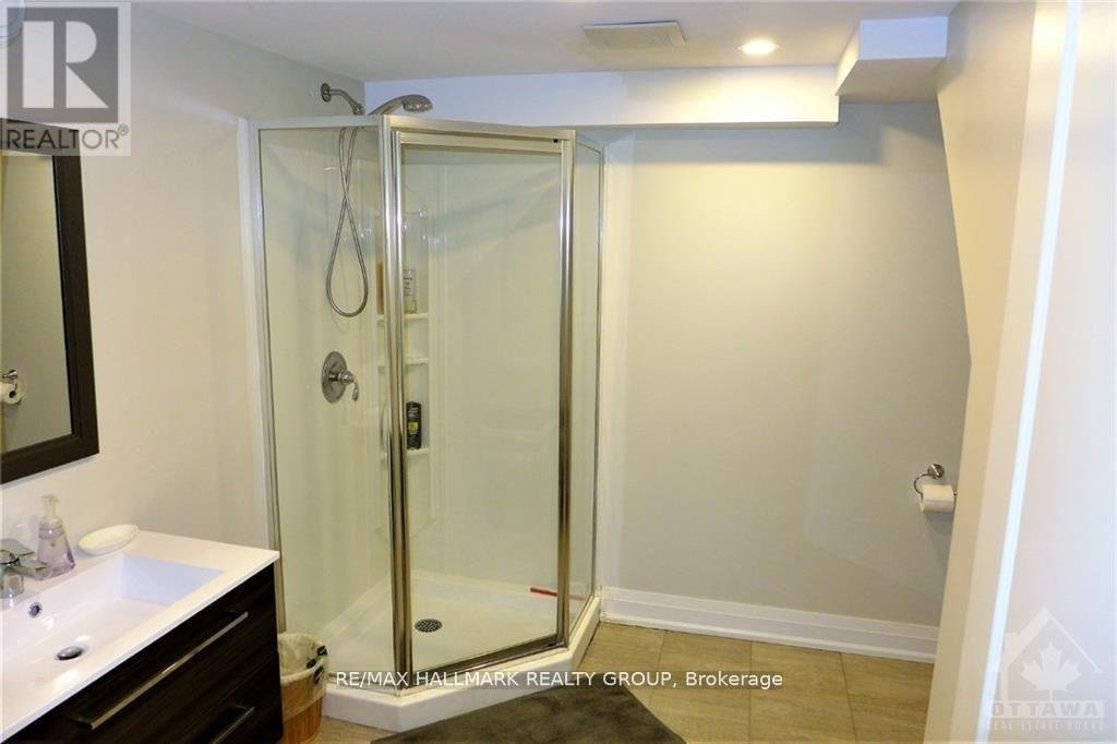 186 BALMORAL PLACE - Photo 16