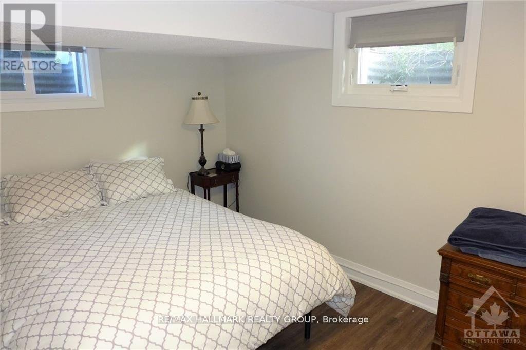 186 BALMORAL PLACE - Photo 17