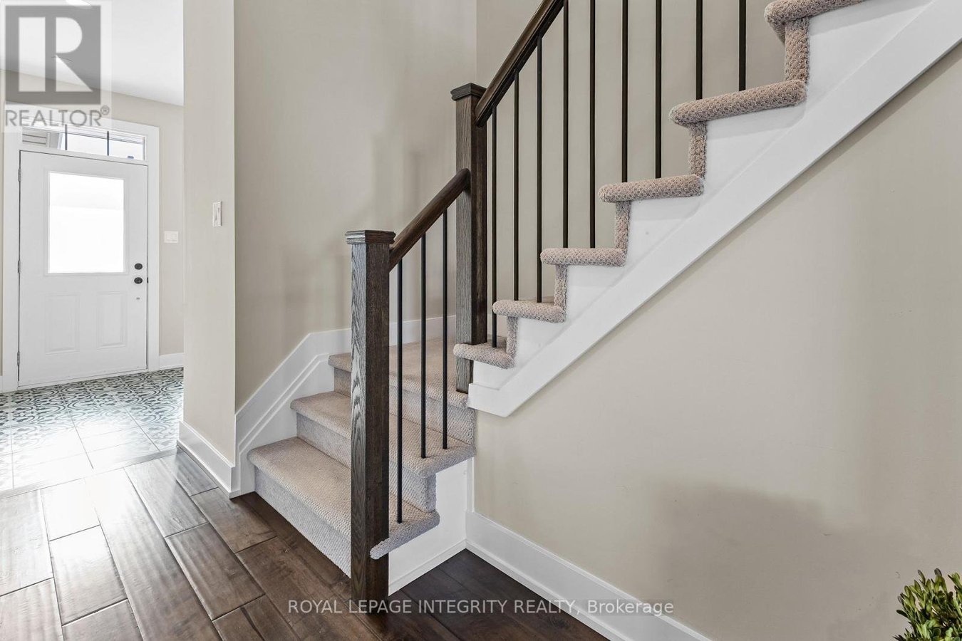 332 HALIBURTON HEIGHTS - Photo 17