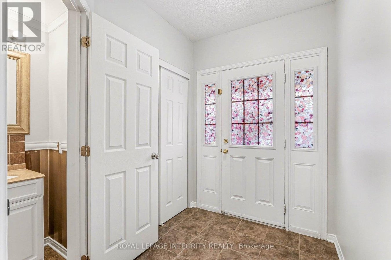 429 ASHBOURNE CRESCENT - Photo 3