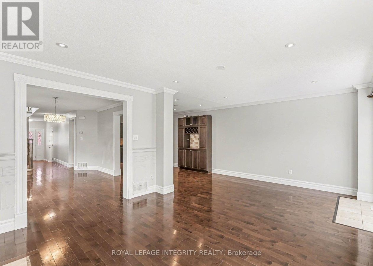 429 ASHBOURNE CRESCENT - Photo 7