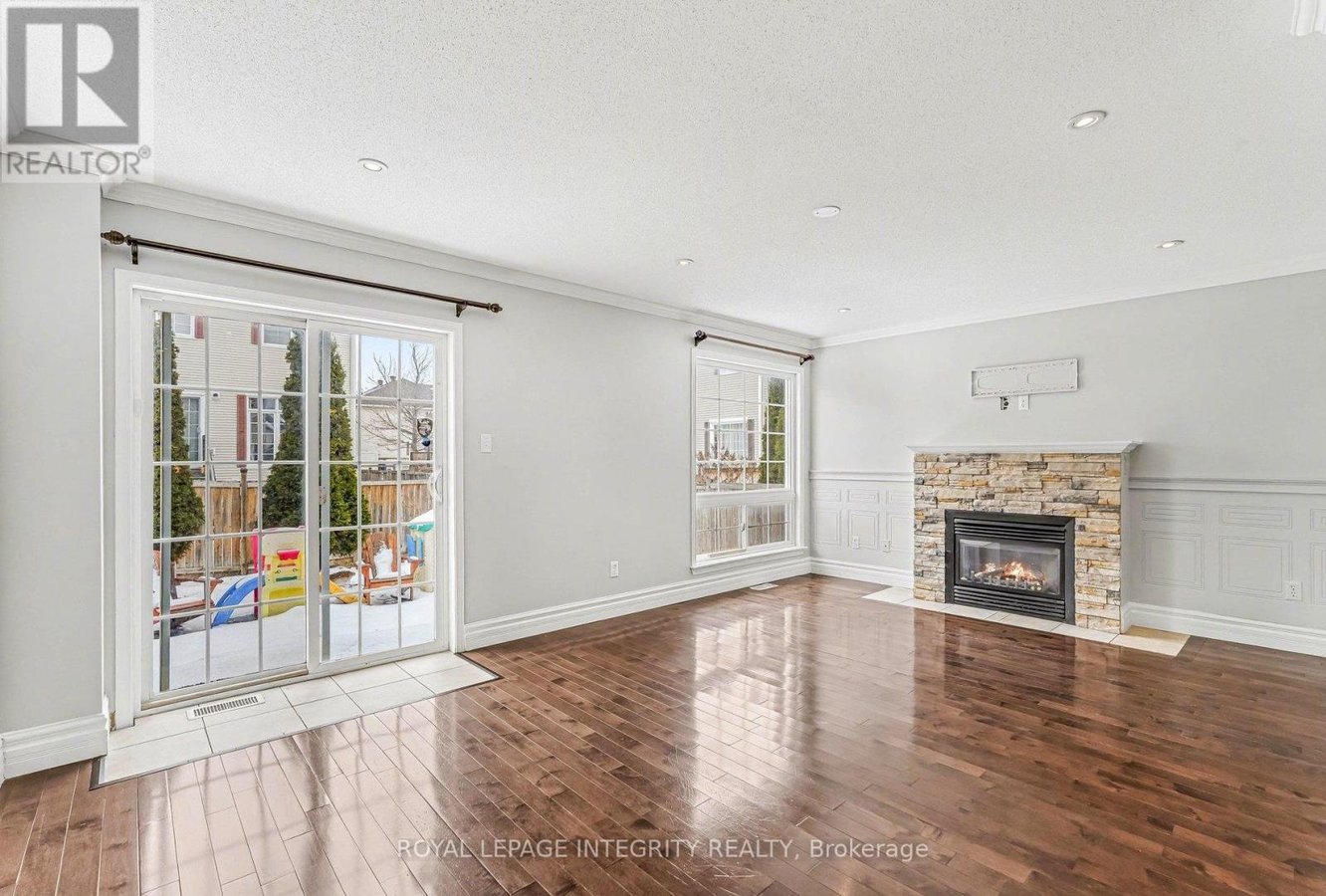 429 ASHBOURNE CRESCENT - Photo 9