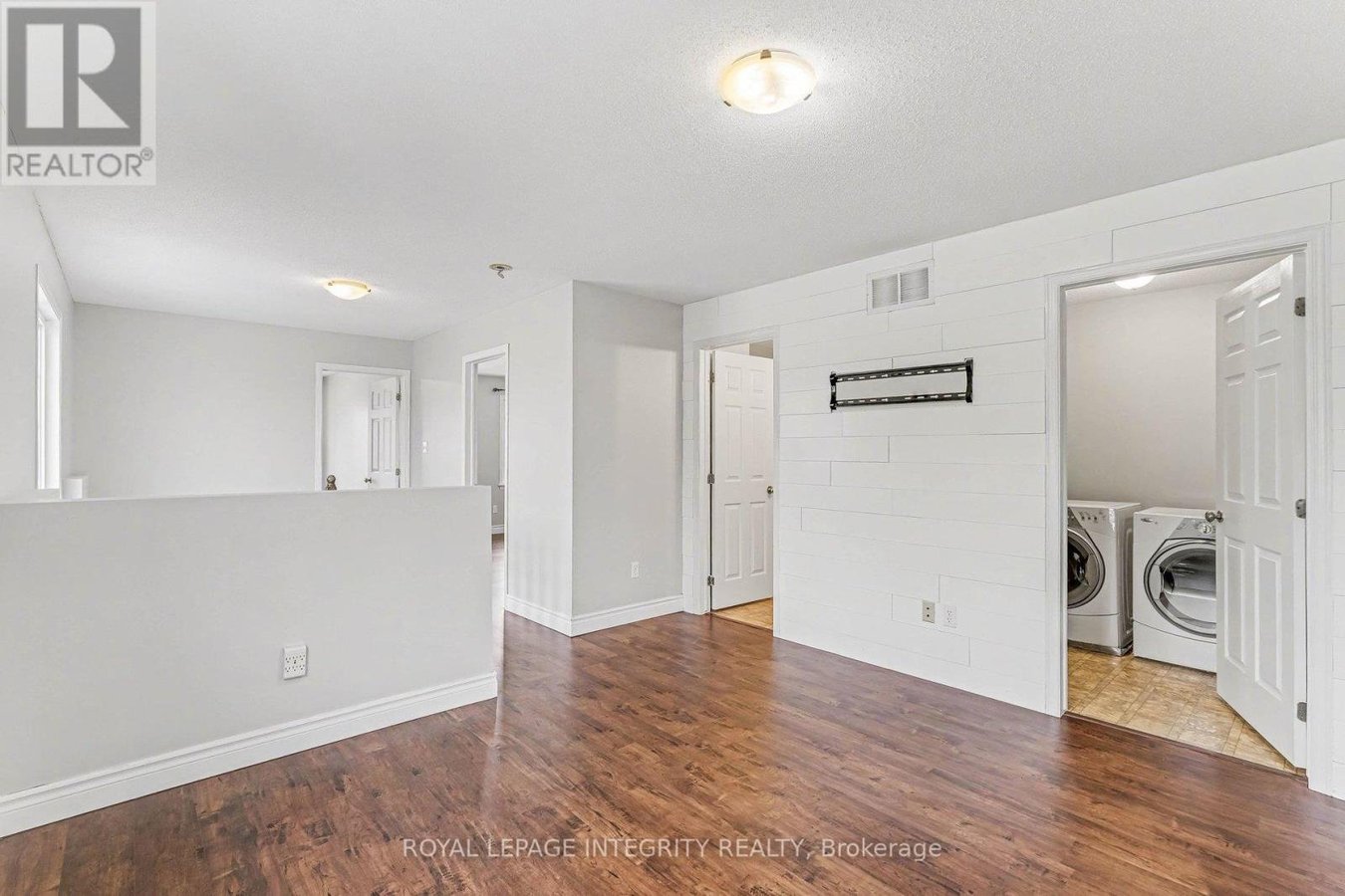 429 ASHBOURNE CRESCENT - Photo 17