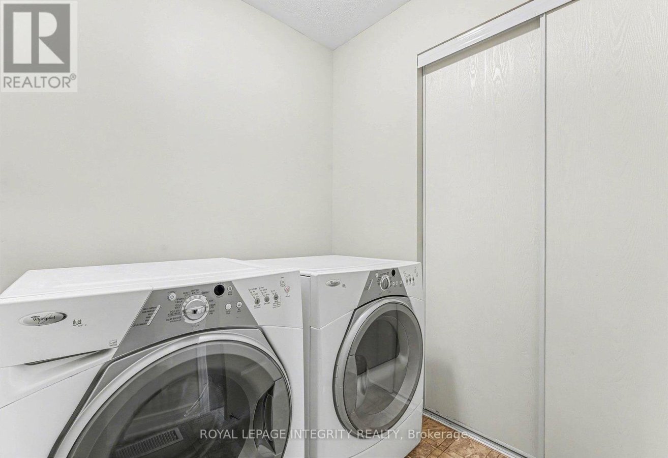 429 ASHBOURNE CRESCENT - Photo 18
