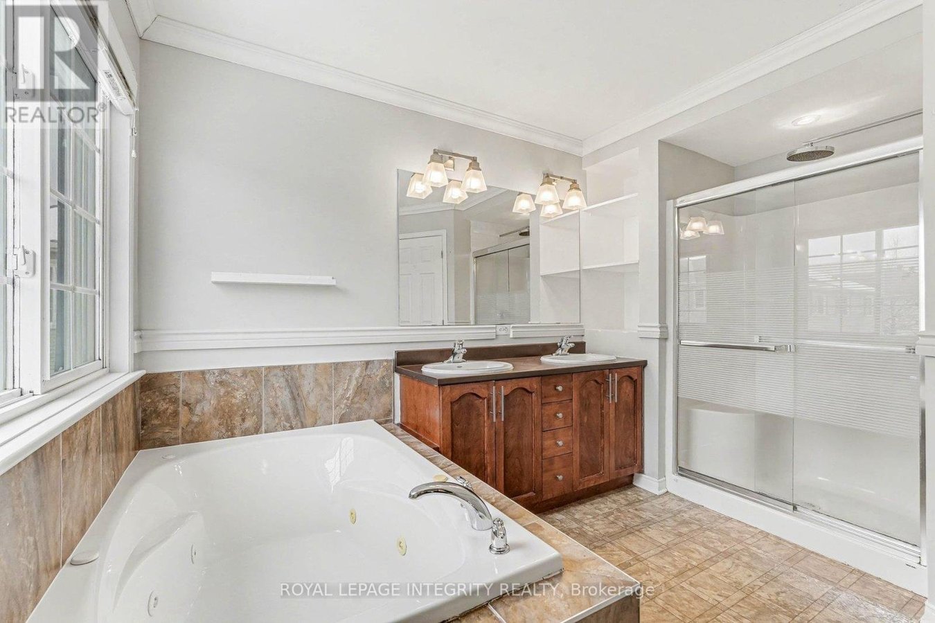 429 ASHBOURNE CRESCENT - Photo 22