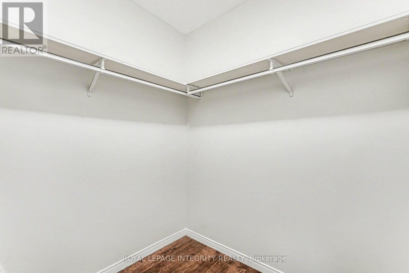 429 ASHBOURNE CRESCENT - Photo 23