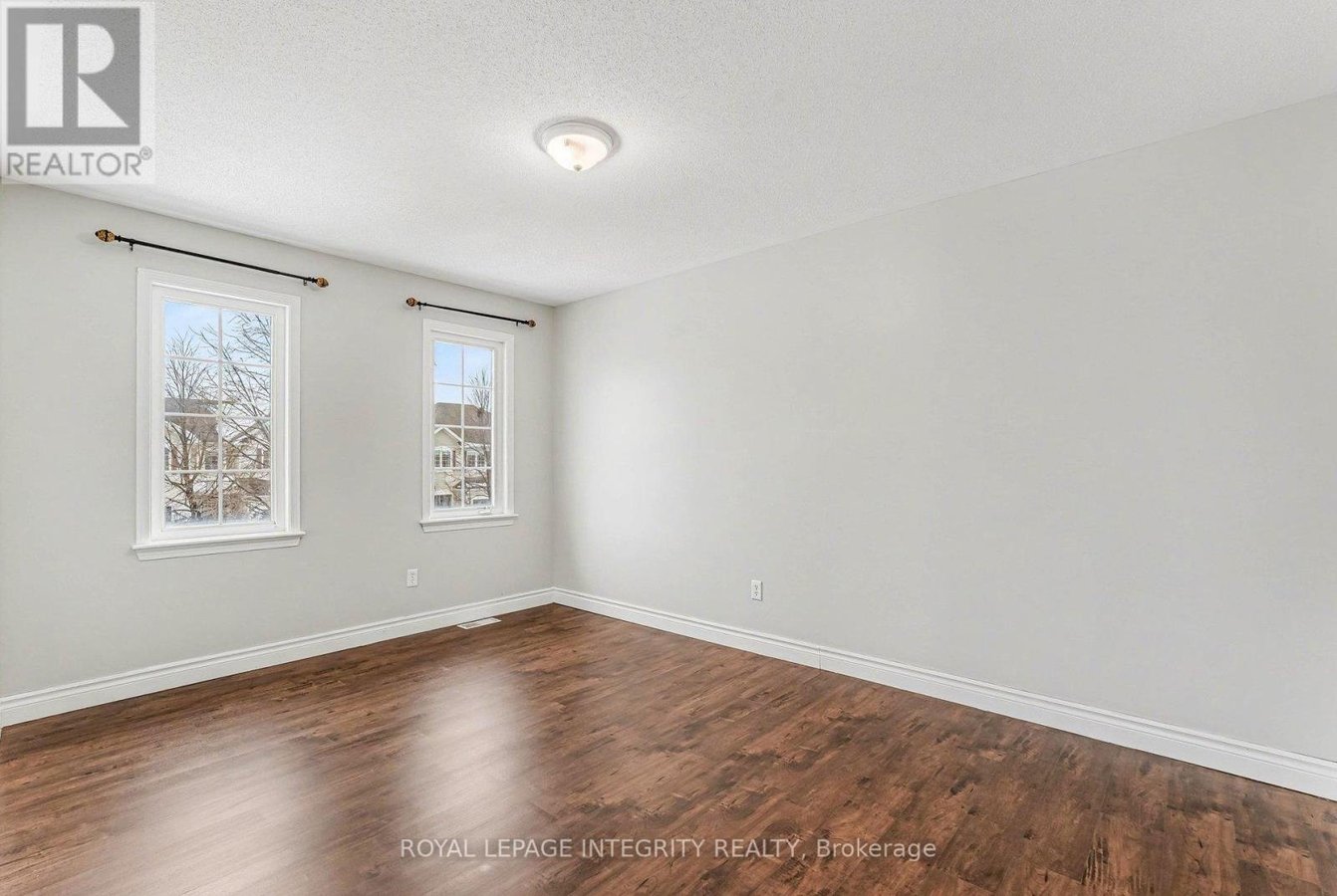429 ASHBOURNE CRESCENT - Photo 24