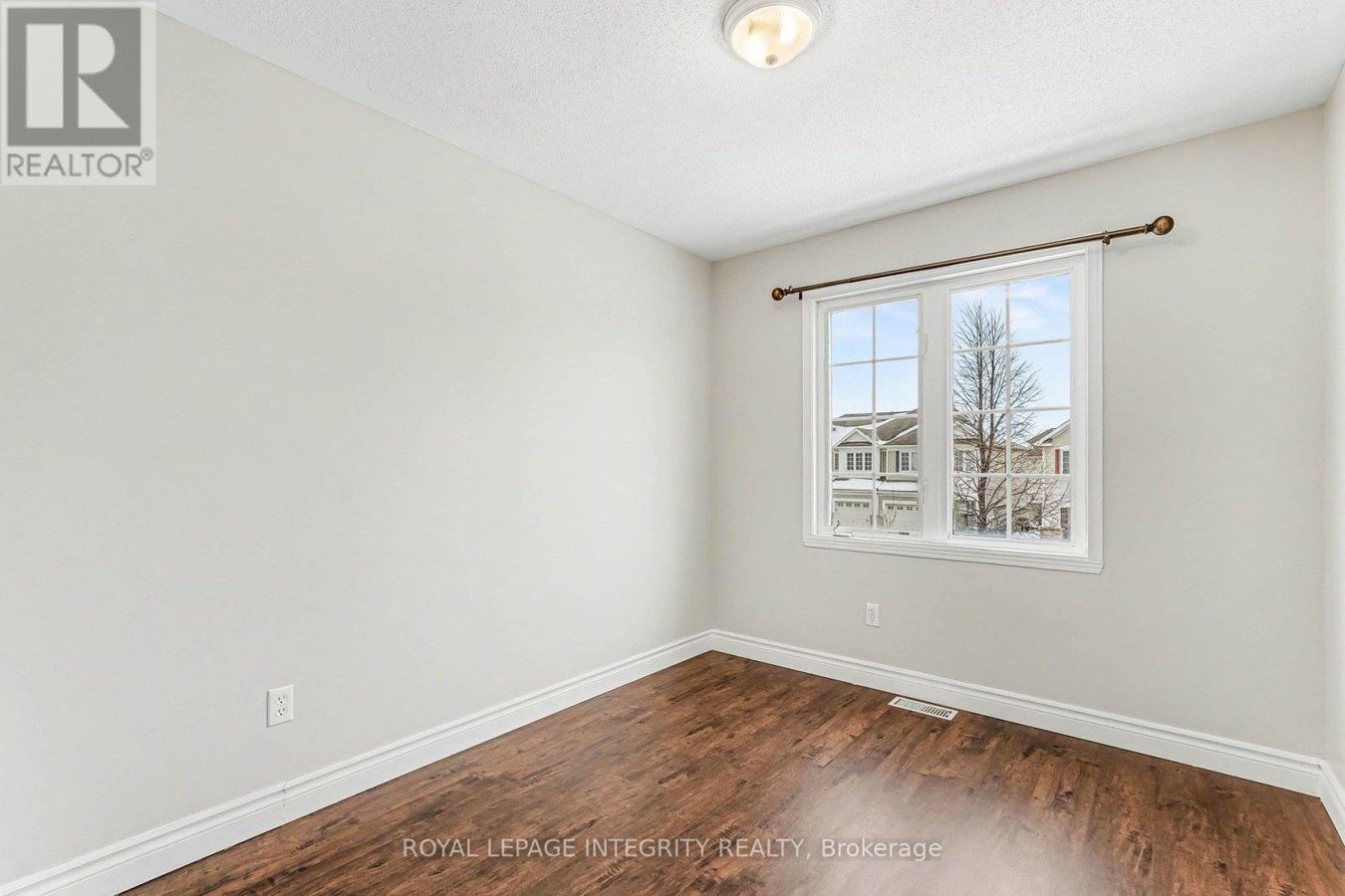 429 ASHBOURNE CRESCENT - Photo 26