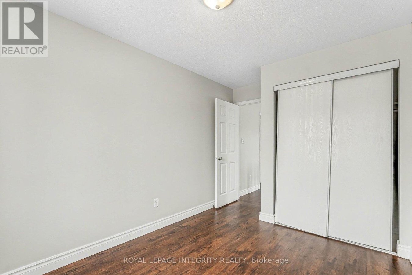 429 ASHBOURNE CRESCENT - Photo 27