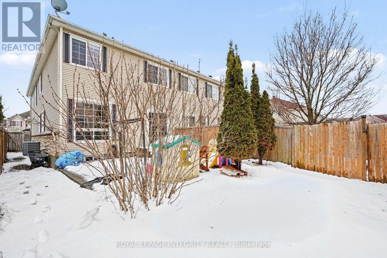 429 ASHBOURNE CRESCENT - Photo 29