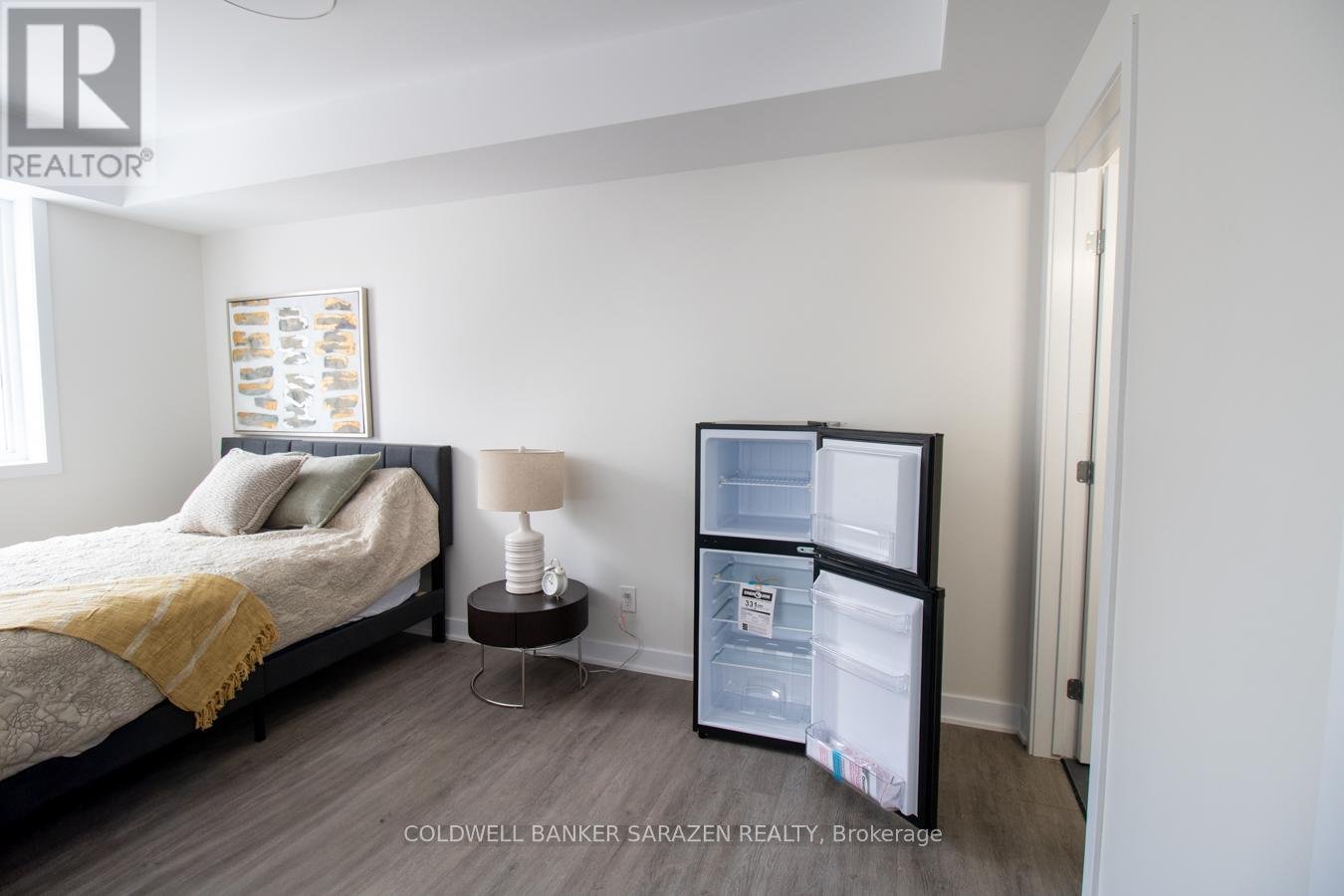 203 - 994 BRONSON AVENUE - Photo 2