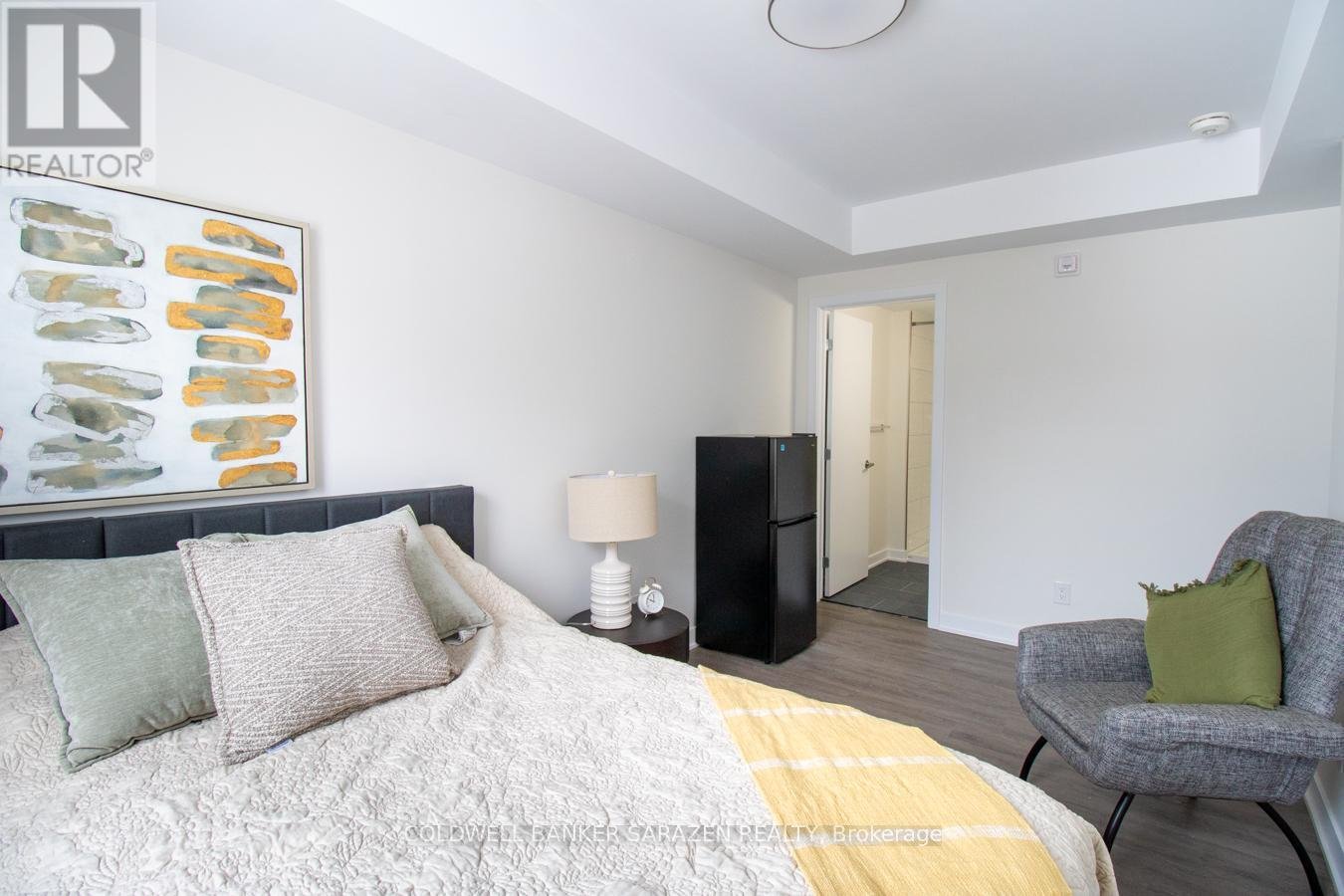 203 - 994 BRONSON AVENUE - Photo 3