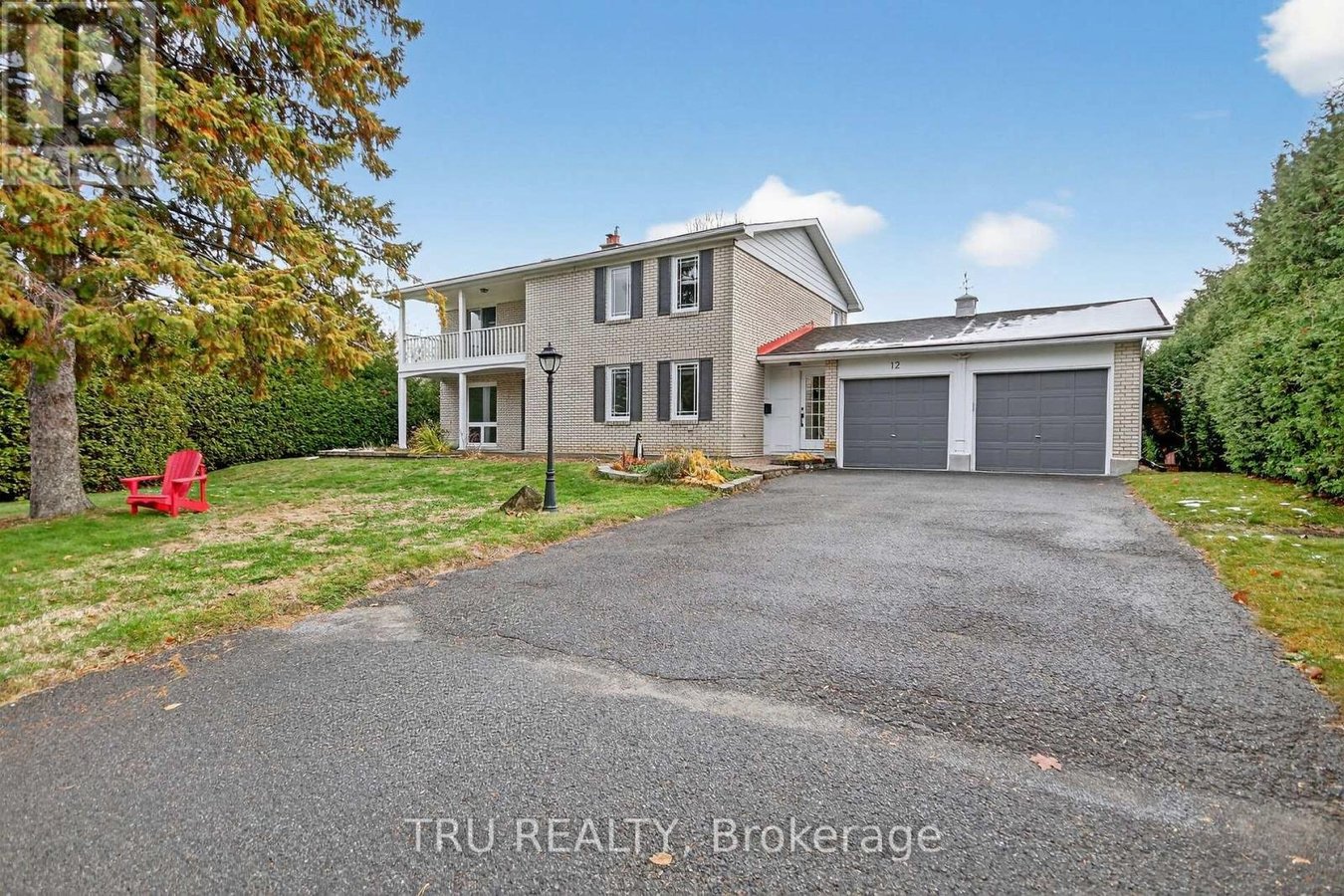 12 APACHE CRESCENT - Photo 1