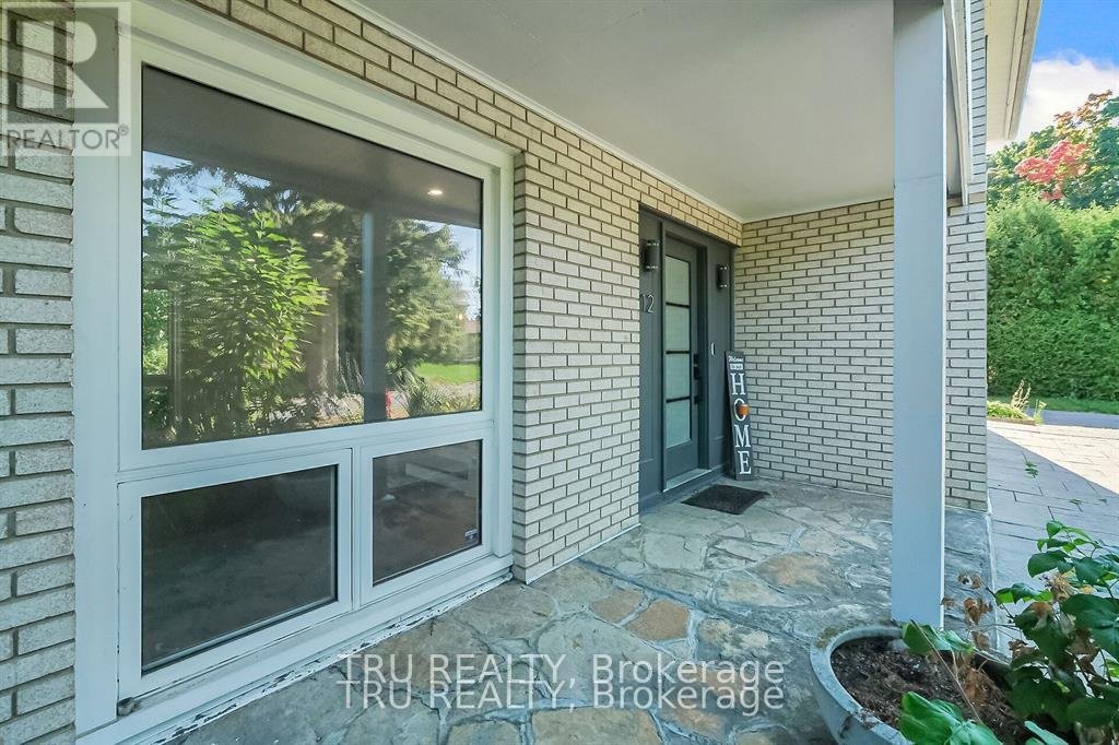 12 APACHE CRESCENT - Photo 3