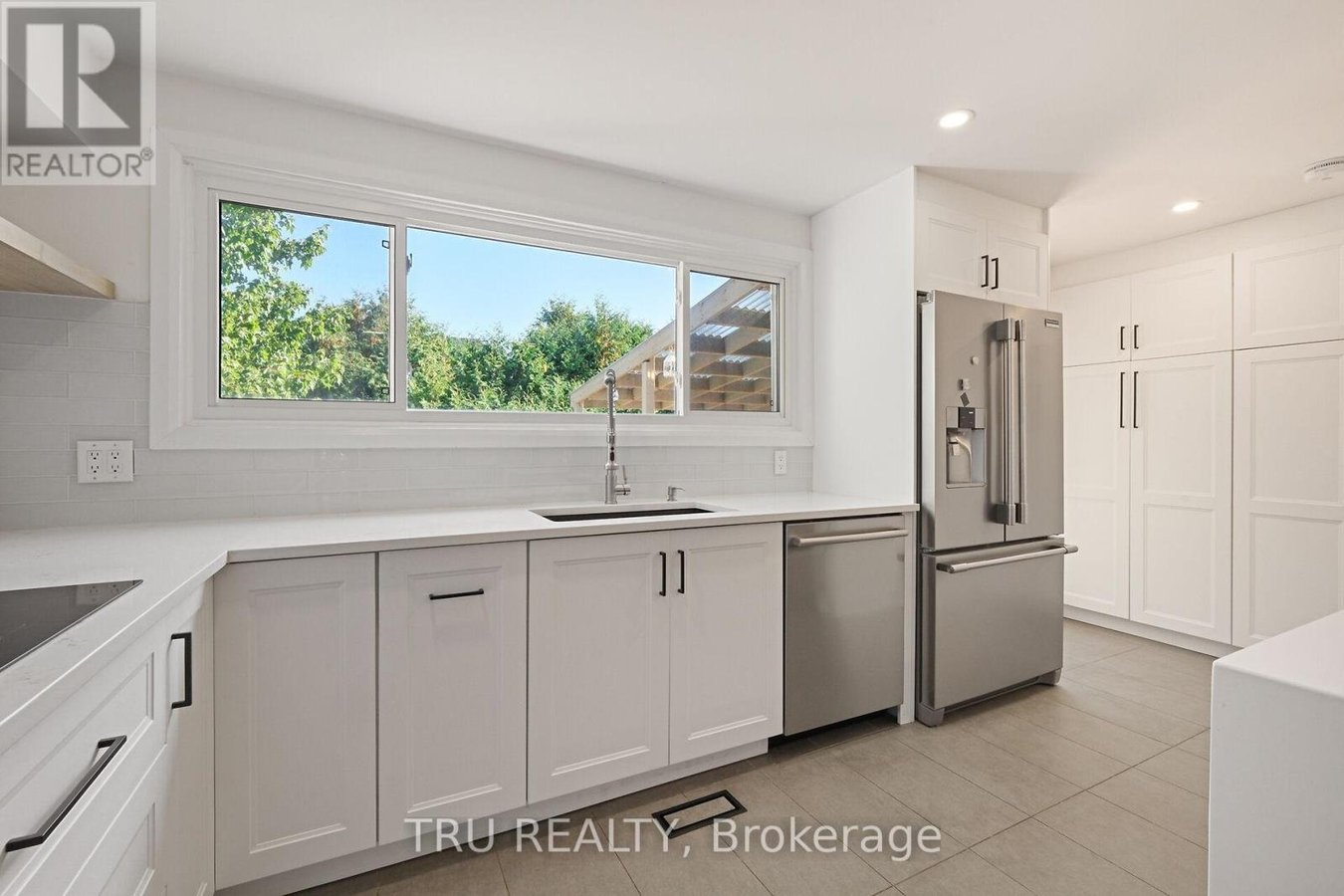 12 APACHE CRESCENT - Photo 7