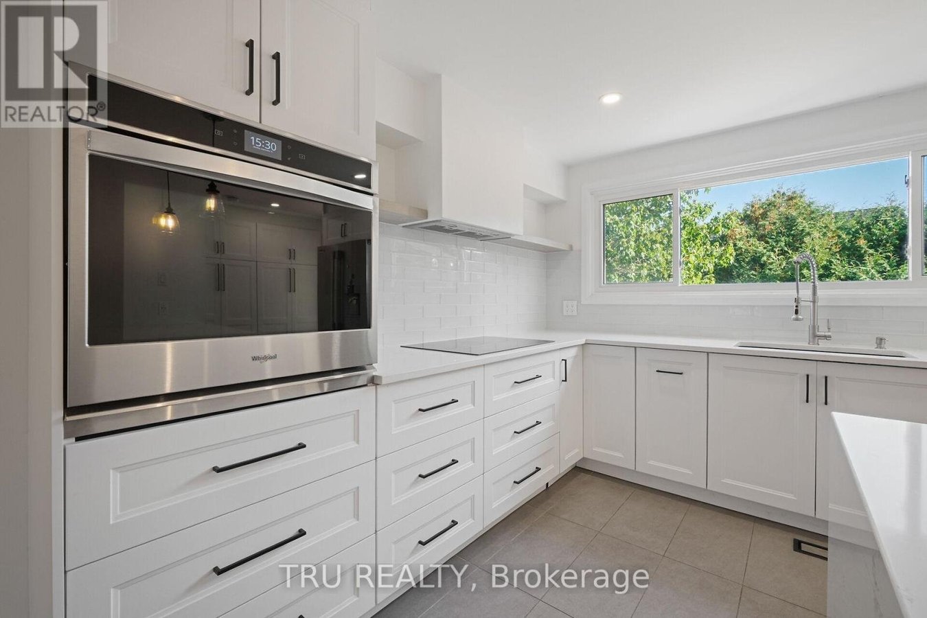 12 APACHE CRESCENT - Photo 8