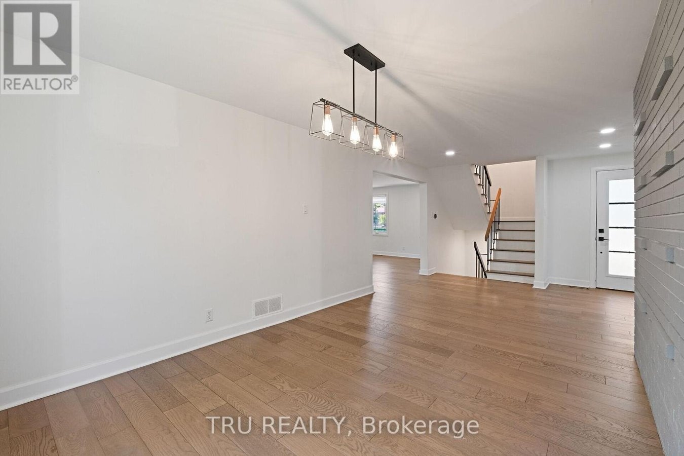 12 APACHE CRESCENT - Photo 18