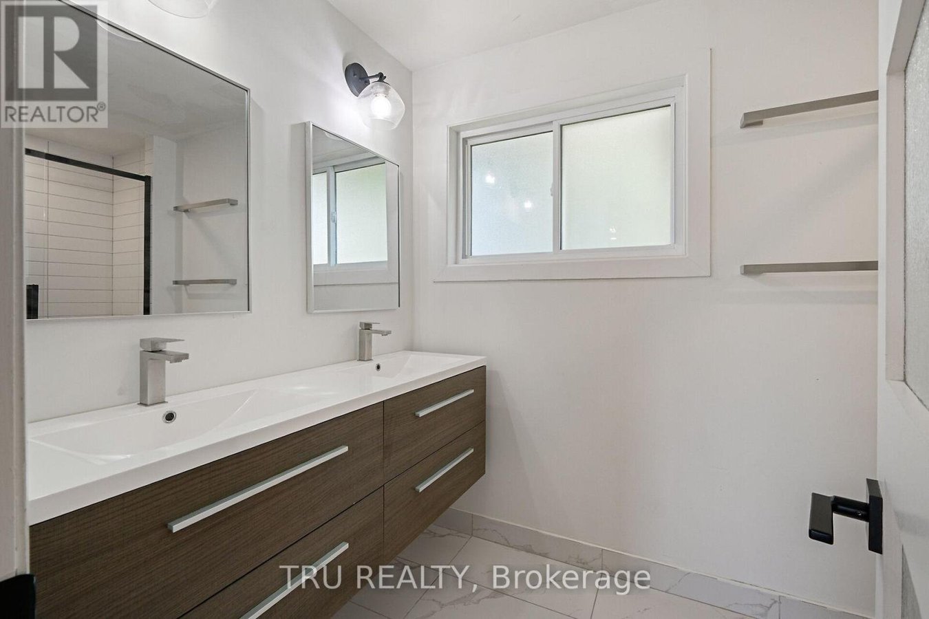 12 APACHE CRESCENT - Photo 28