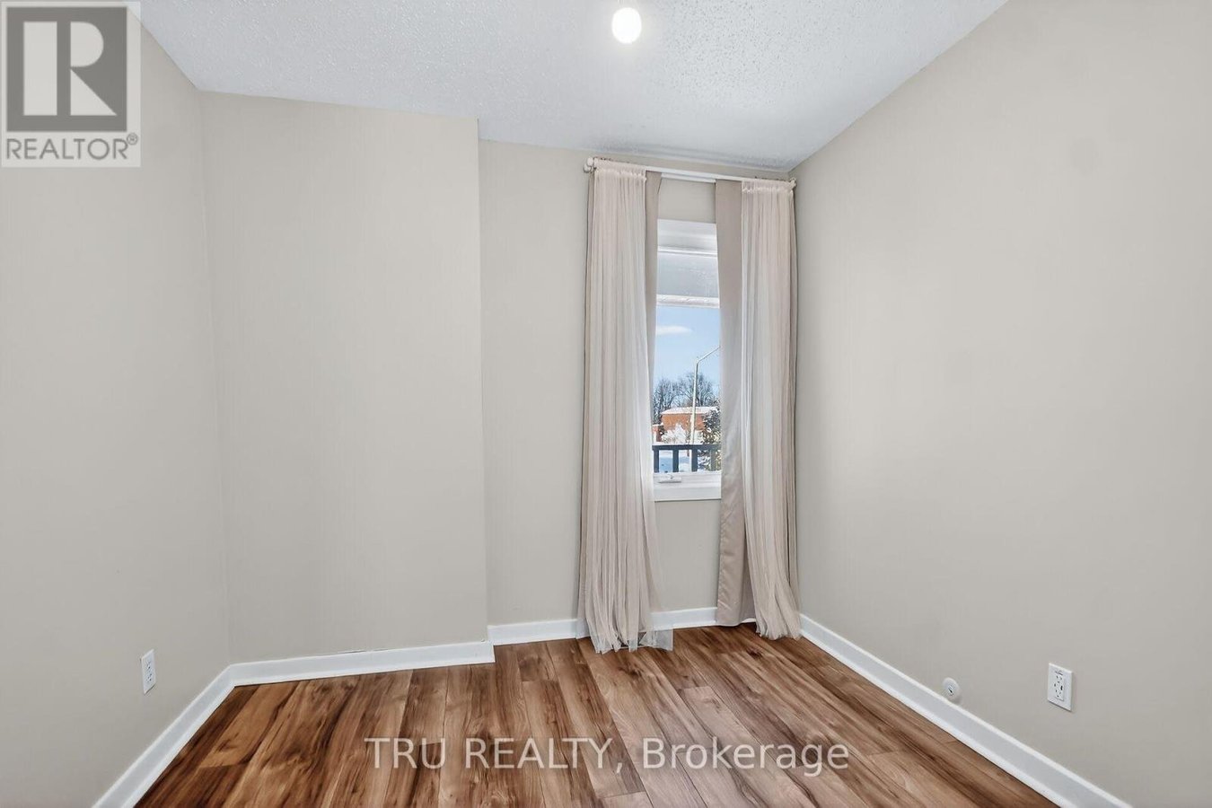12 APACHE CRESCENT - Photo 32