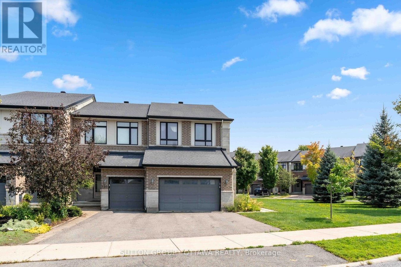 248 KEYROCK DRIVE - Photo 2