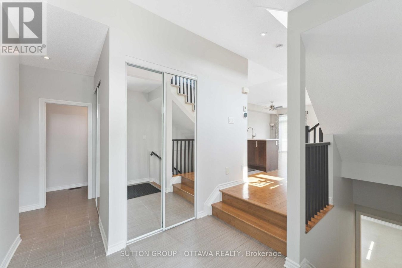 248 KEYROCK DRIVE - Photo 3