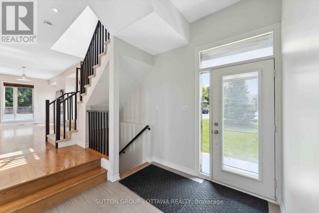 248 KEYROCK DRIVE - Photo 4